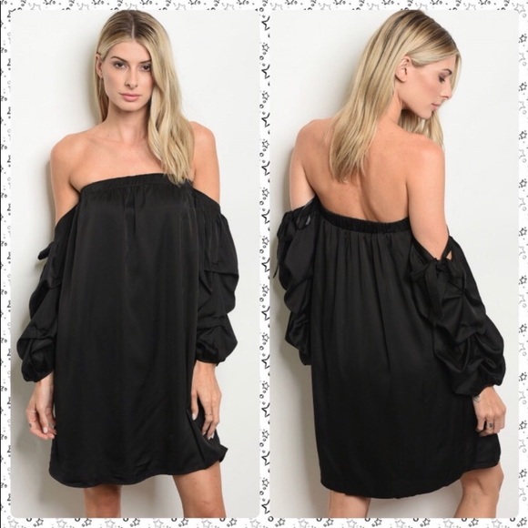 Love Riche Dresses & Skirts - Fun and flirty off the shoulder black dress